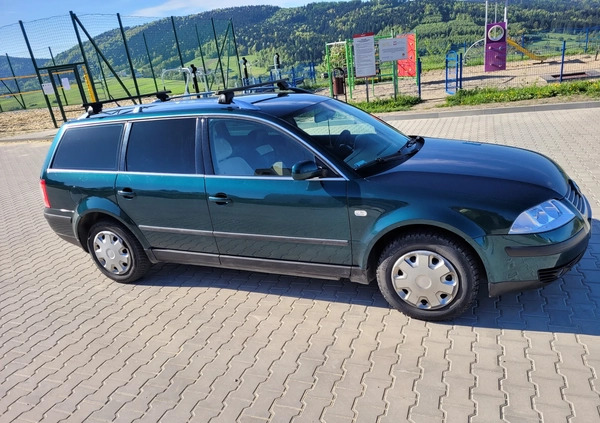 Volkswagen Passat cena 5999 przebieg: 430000, rok produkcji 2002 z Grybów małe 326